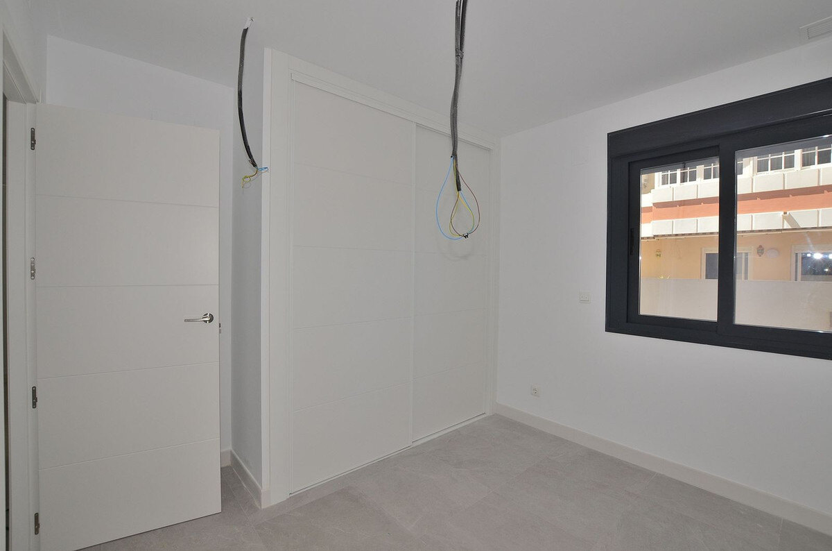 FOR SALE 🏡 New Two-Bedroom Apartment 350 m from the Sea – Fuengirola Centre 🇪🇸