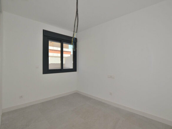 FOR SALE 🏡 New Two-Bedroom Apartment 350 m from the Sea – Fuengirola Centre 🇪🇸