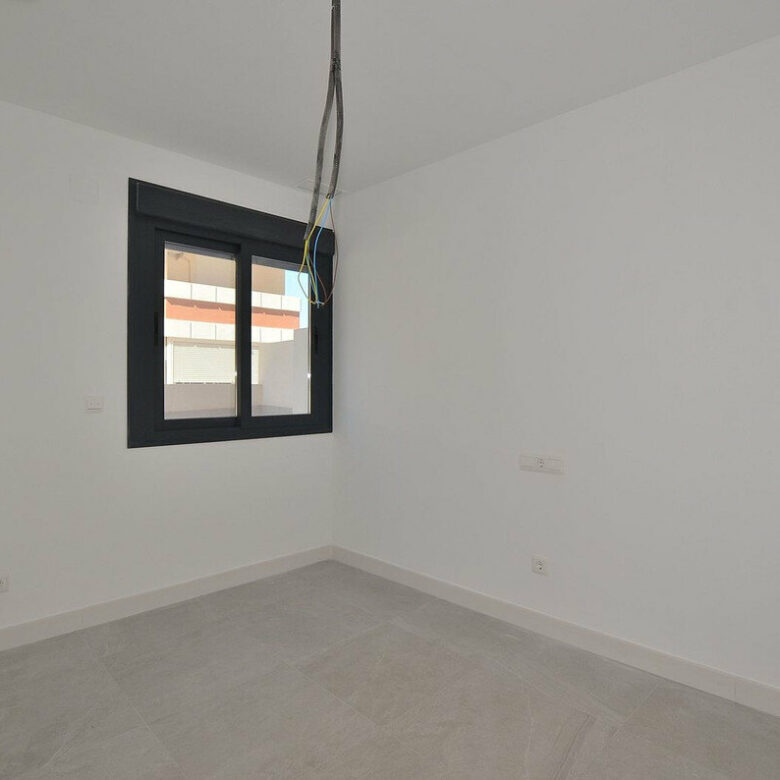 FOR SALE 🏡 New Two-Bedroom Apartment 350 m from the Sea – Fuengirola Centre 🇪🇸