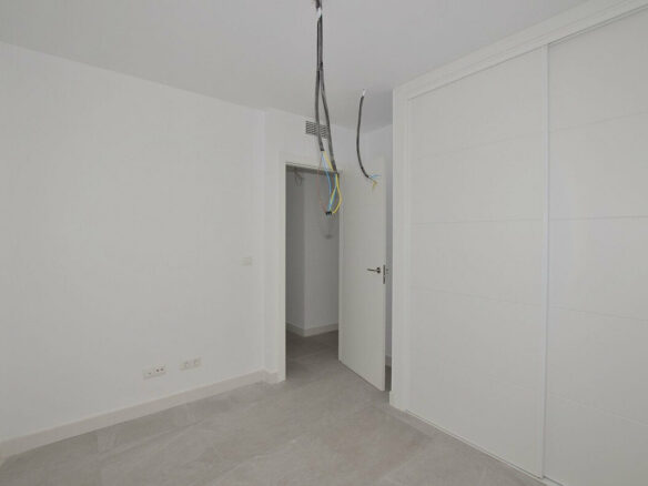 FOR SALE 🏡 New Two-Bedroom Apartment 350 m from the Sea – Fuengirola Centre 🇪🇸