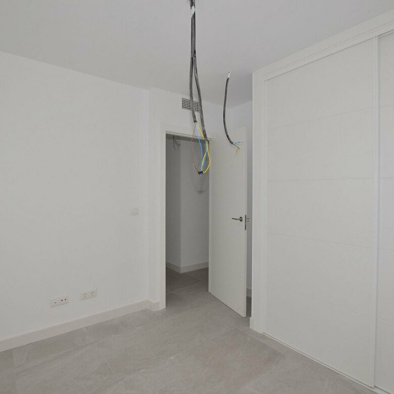 FOR SALE 🏡 New Two-Bedroom Apartment 350 m from the Sea – Fuengirola Centre 🇪🇸