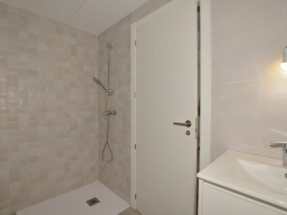 FOR SALE 🏡 New Two-Bedroom Apartment 350 m from the Sea – Fuengirola Centre 🇪🇸