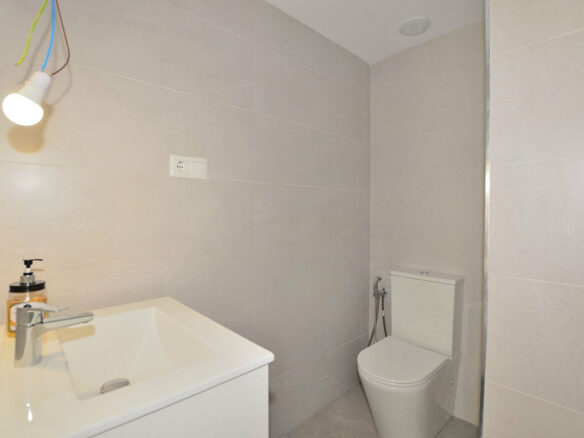 FOR SALE 🏡 New Two-Bedroom Apartment 350 m from the Sea – Fuengirola Centre 🇪🇸