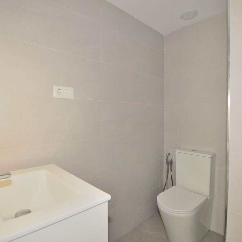 FOR SALE 🏡 New Two-Bedroom Apartment 350 m from the Sea – Fuengirola Centre 🇪🇸