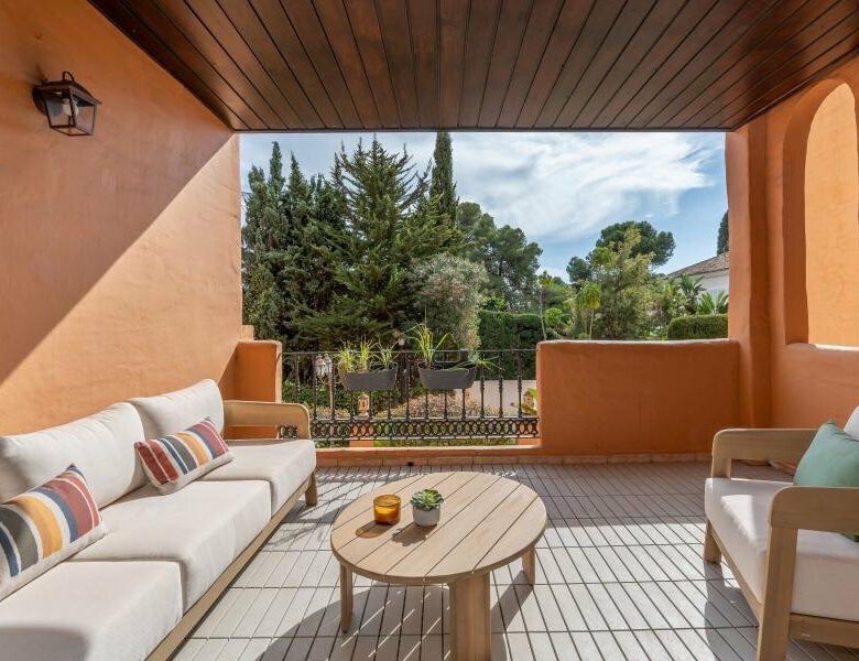 FOR SALE 🏡 Renovated Two-Bedroom Apartment Three Minutes from the Beach – New Golden Mile, Estepona 🇪🇸