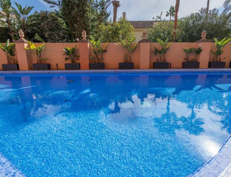 FOR SALE 🏡 Renovated Two-Bedroom Apartment Three Minutes from the Beach – New Golden Mile, Estepona 🇪🇸