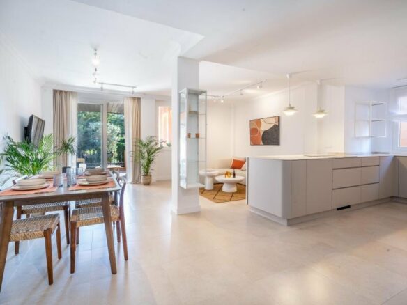 FOR SALE 🏡 Renovated Two-Bedroom Apartment Three Minutes from the Beach – New Golden Mile, Estepona 🇪🇸
