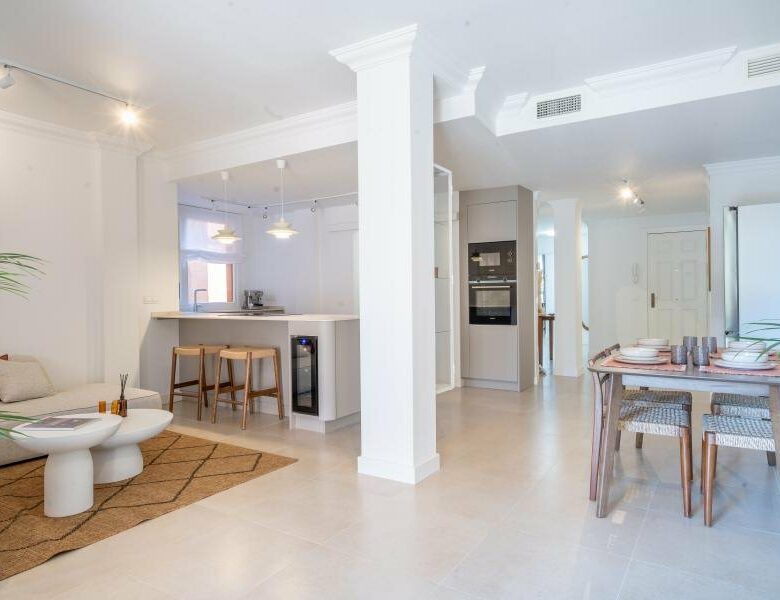 FOR SALE 🏡 Renovated Two-Bedroom Apartment Three Minutes from the Beach – New Golden Mile, Estepona 🇪🇸