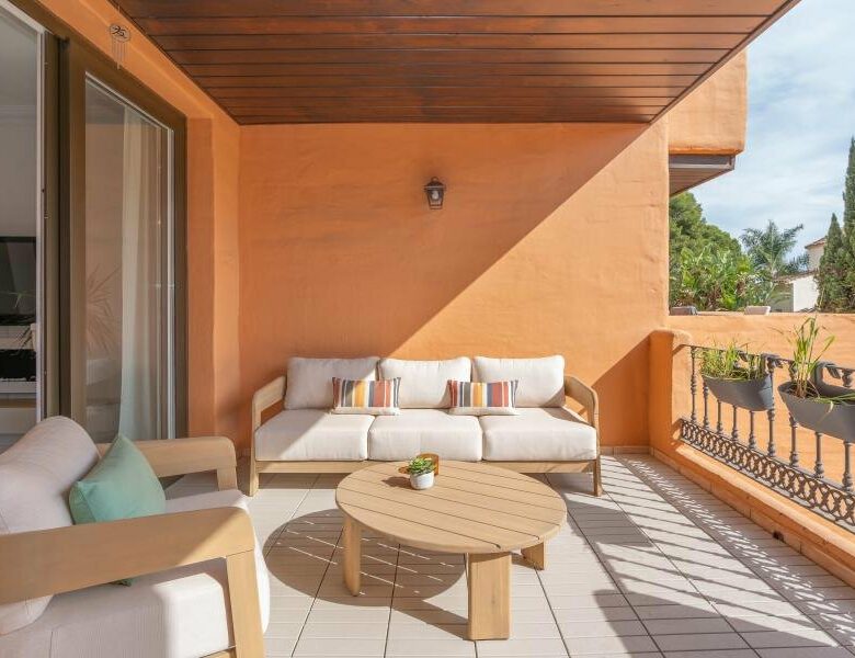 FOR SALE 🏡 Renovated Two-Bedroom Apartment Three Minutes from the Beach – New Golden Mile, Estepona 🇪🇸
