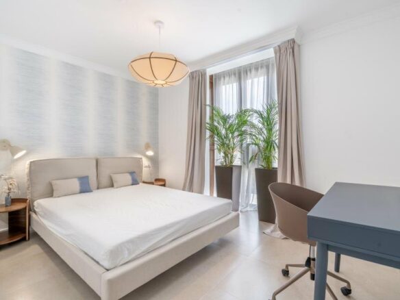 FOR SALE 🏡 Renovated Two-Bedroom Apartment Three Minutes from the Beach – New Golden Mile, Estepona 🇪🇸