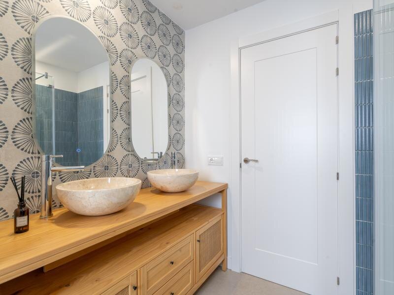 FOR SALE 🏡 Renovated Two-Bedroom Apartment Three Minutes from the Beach – New Golden Mile, Estepona 🇪🇸