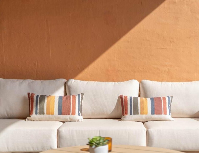 FOR SALE 🏡 Renovated Two-Bedroom Apartment Three Minutes from the Beach – New Golden Mile, Estepona 🇪🇸