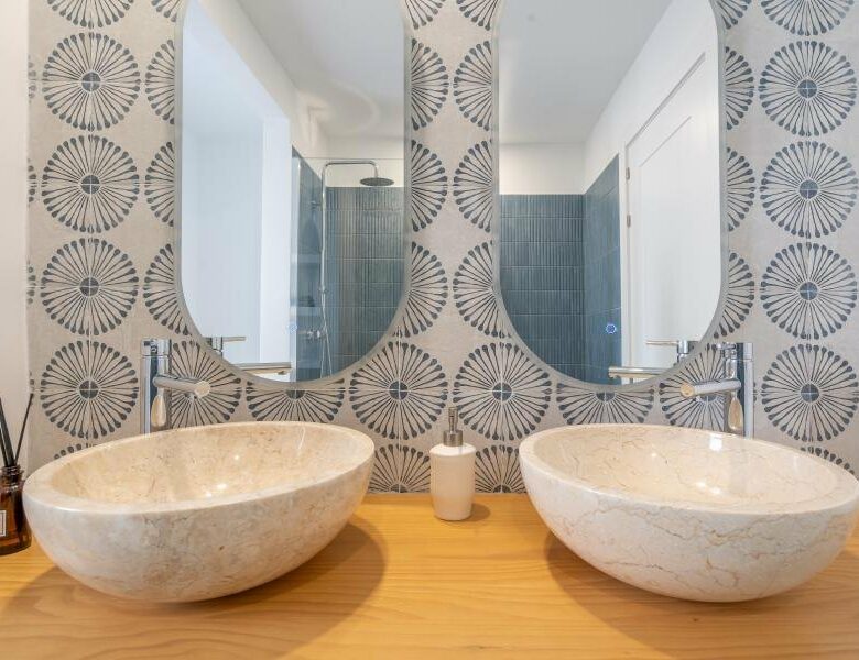FOR SALE 🏡 Renovated Two-Bedroom Apartment Three Minutes from the Beach – New Golden Mile, Estepona 🇪🇸