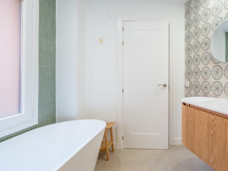 FOR SALE 🏡 Renovated Two-Bedroom Apartment Three Minutes from the Beach – New Golden Mile, Estepona 🇪🇸