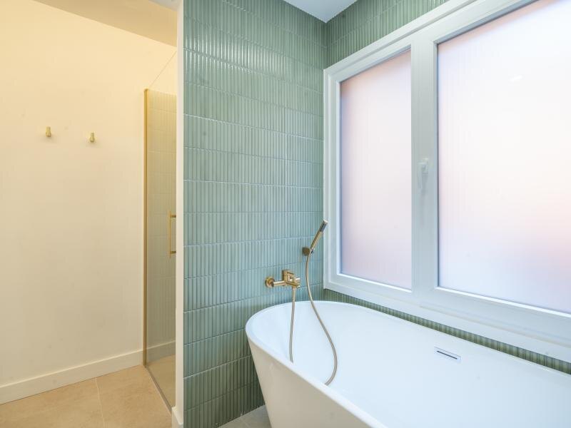 FOR SALE 🏡 Renovated Two-Bedroom Apartment Three Minutes from the Beach – New Golden Mile, Estepona 🇪🇸