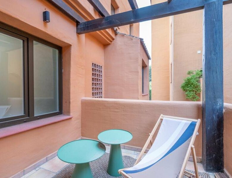 FOR SALE 🏡 Renovated Two-Bedroom Apartment Three Minutes from the Beach – New Golden Mile, Estepona 🇪🇸