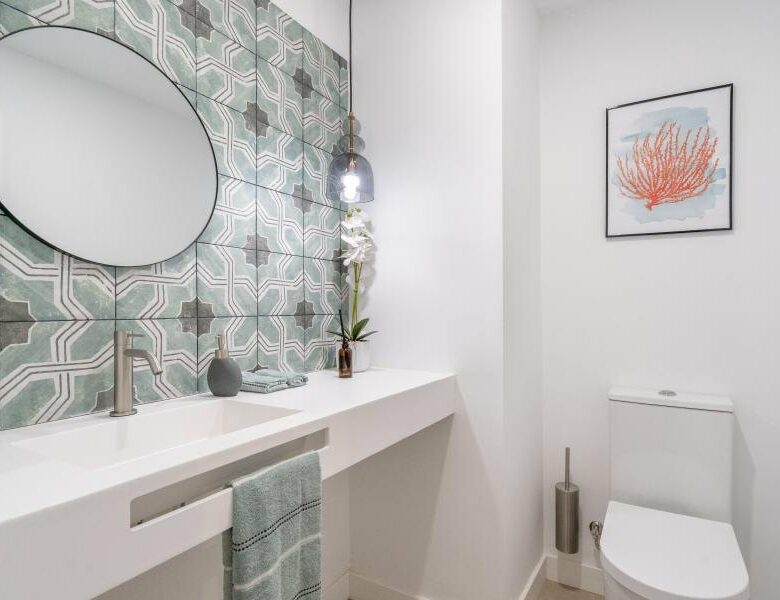 FOR SALE 🏡 Renovated Two-Bedroom Apartment Three Minutes from the Beach – New Golden Mile, Estepona 🇪🇸