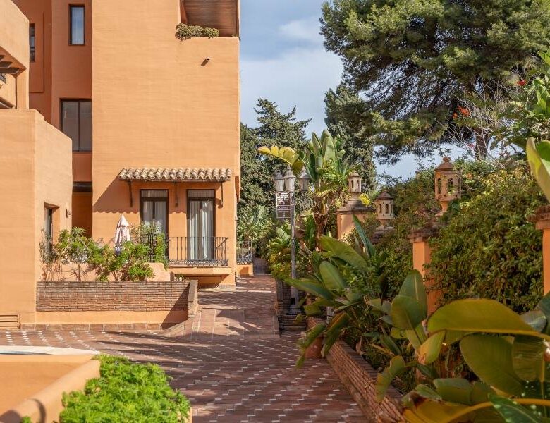 FOR SALE 🏡 Renovated Two-Bedroom Apartment Three Minutes from the Beach – New Golden Mile, Estepona 🇪🇸