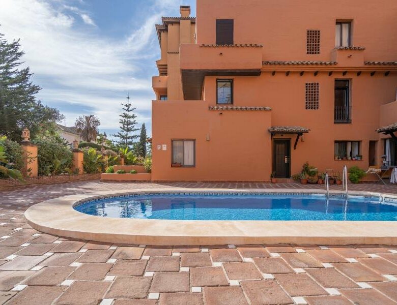 FOR SALE 🏡 Renovated Two-Bedroom Apartment Three Minutes from the Beach – New Golden Mile, Estepona 🇪🇸