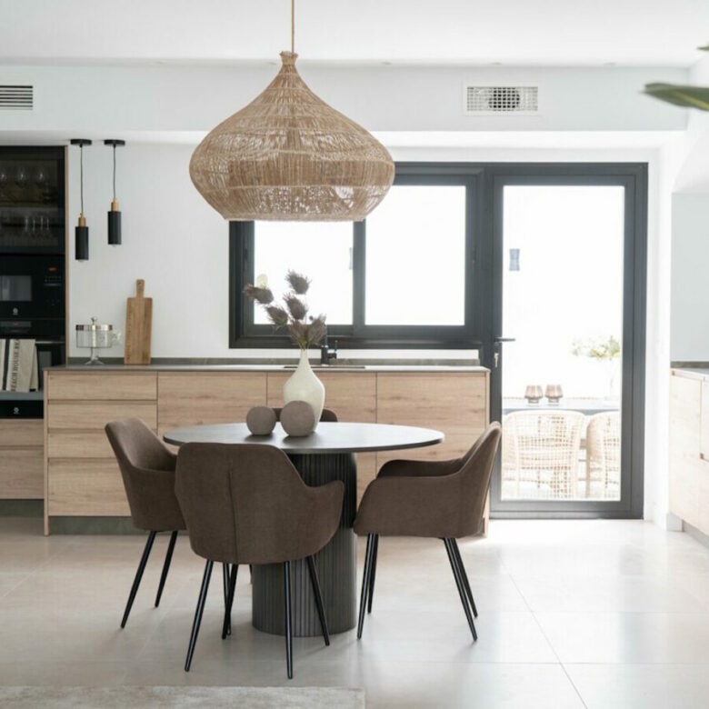 FOR SALE 🏡 Renovated Two-Bedroom Apartment with Tourist Licence – Nueva Andalucía, Marbella 🇪🇸