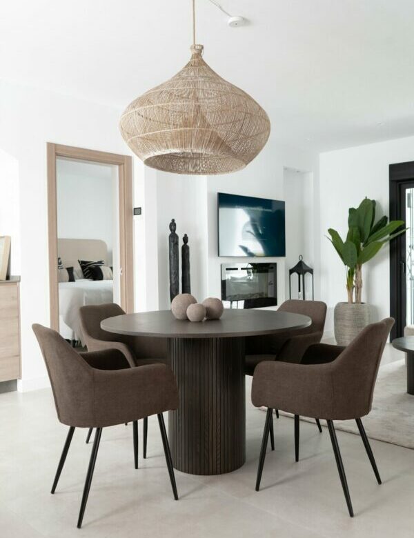 FOR SALE 🏡 Renovated Two-Bedroom Apartment with Tourist Licence – Nueva Andalucía, Marbella 🇪🇸