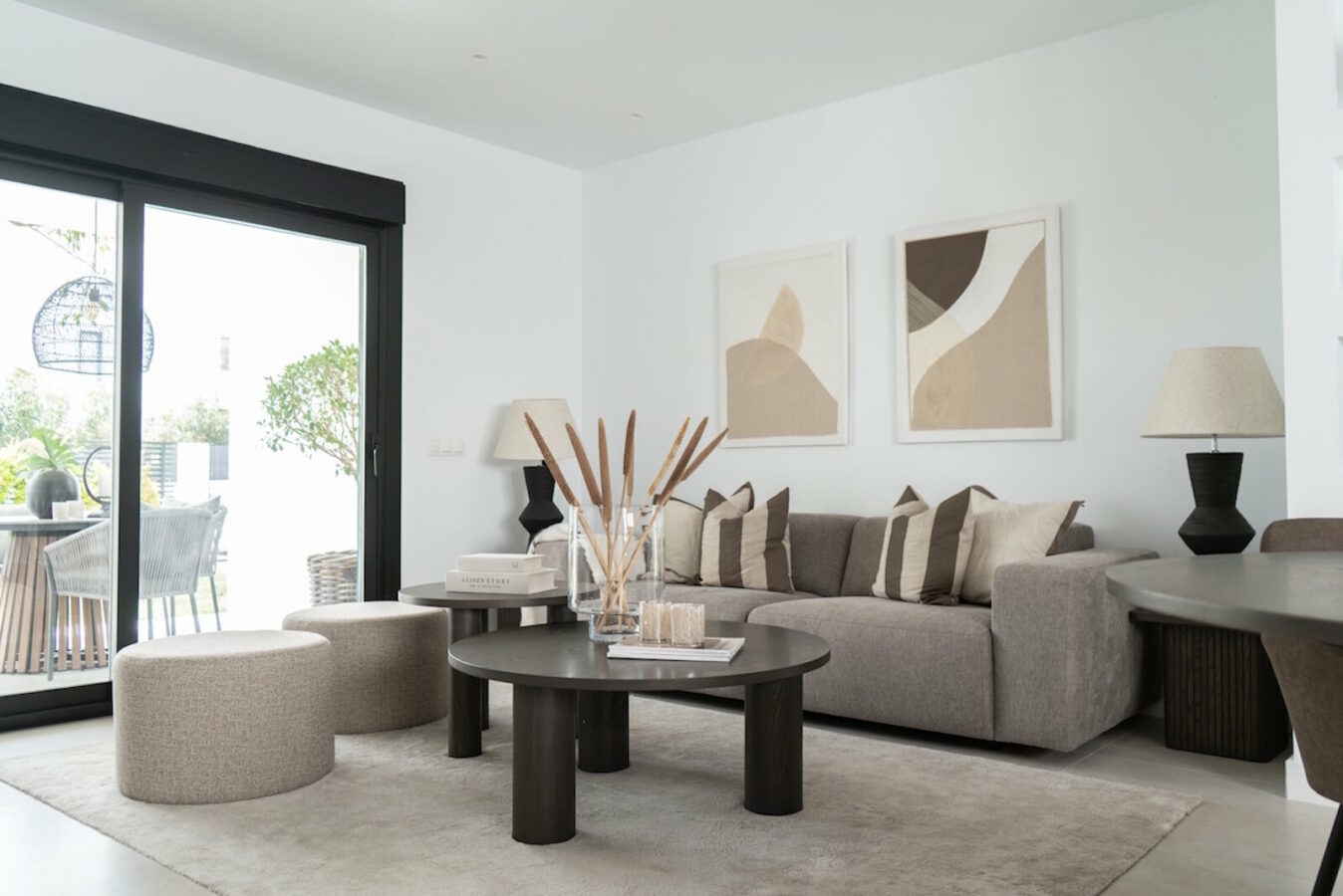 FOR SALE 🏡 Renovated Two-Bedroom Apartment with Tourist Licence – Nueva Andalucía, Marbella 🇪🇸