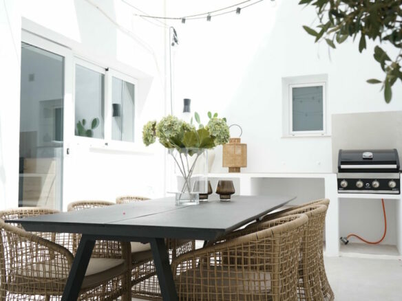 FOR SALE 🏡 Renovated Two-Bedroom Apartment with Tourist Licence – Nueva Andalucía, Marbella 🇪🇸