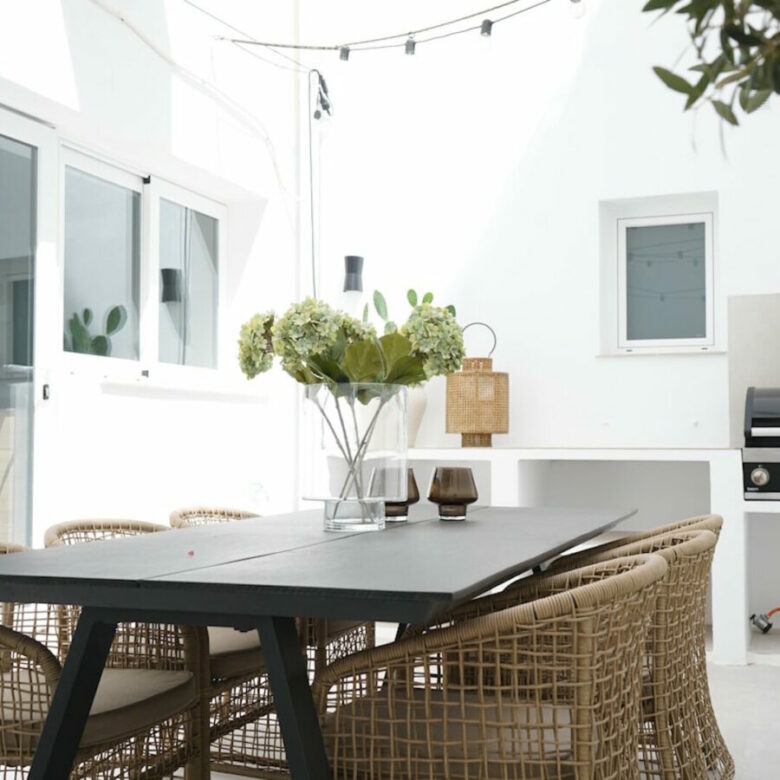 FOR SALE 🏡 Renovated Two-Bedroom Apartment with Tourist Licence – Nueva Andalucía, Marbella 🇪🇸