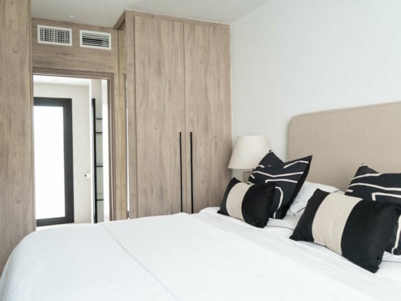 FOR SALE 🏡 Renovated Two-Bedroom Apartment with Tourist Licence – Nueva Andalucía, Marbella 🇪🇸