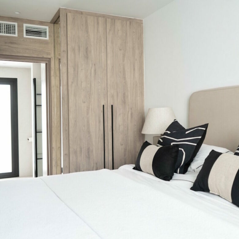 FOR SALE 🏡 Renovated Two-Bedroom Apartment with Tourist Licence – Nueva Andalucía, Marbella 🇪🇸