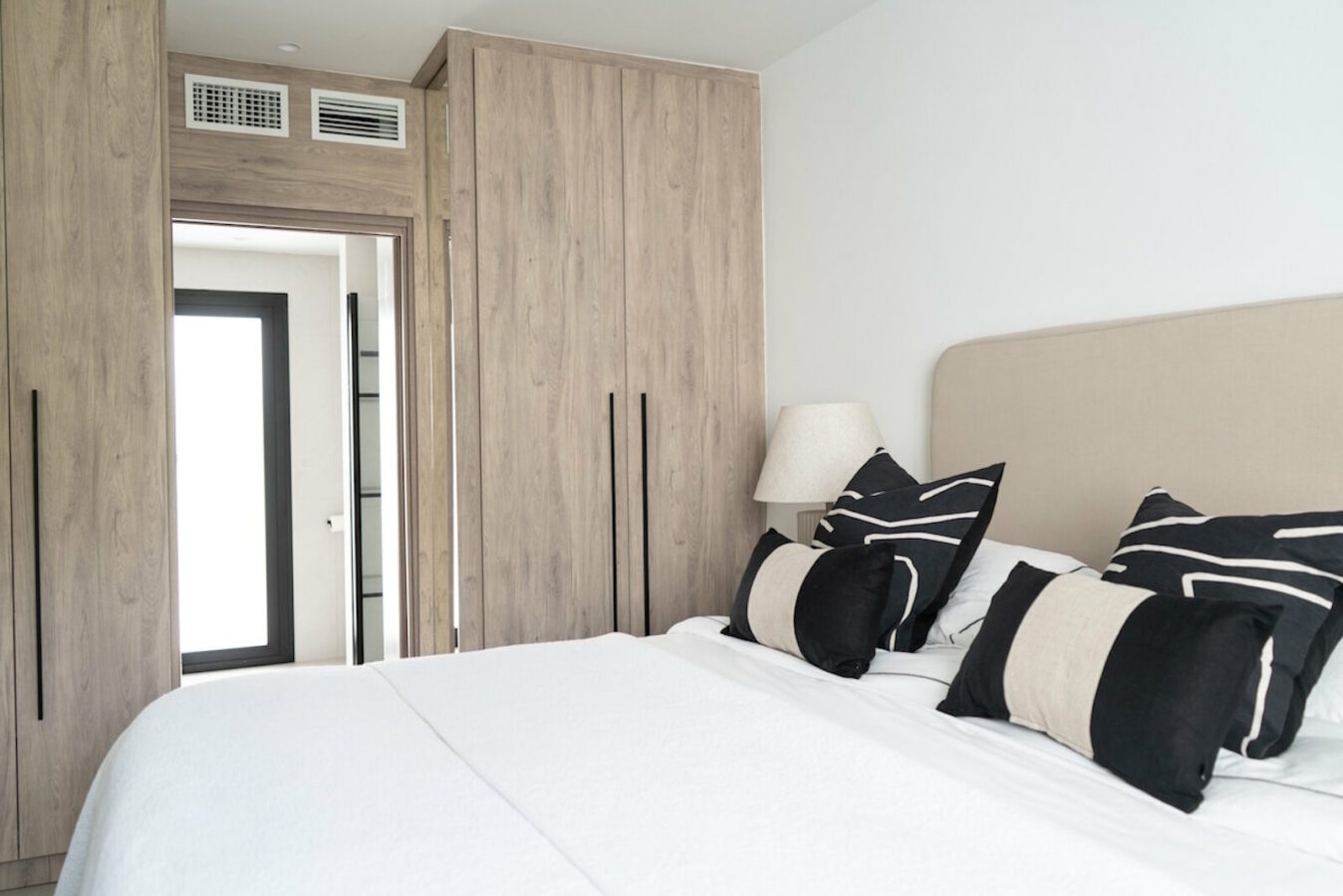 FOR SALE 🏡 Renovated Two-Bedroom Apartment with Tourist Licence – Nueva Andalucía, Marbella 🇪🇸