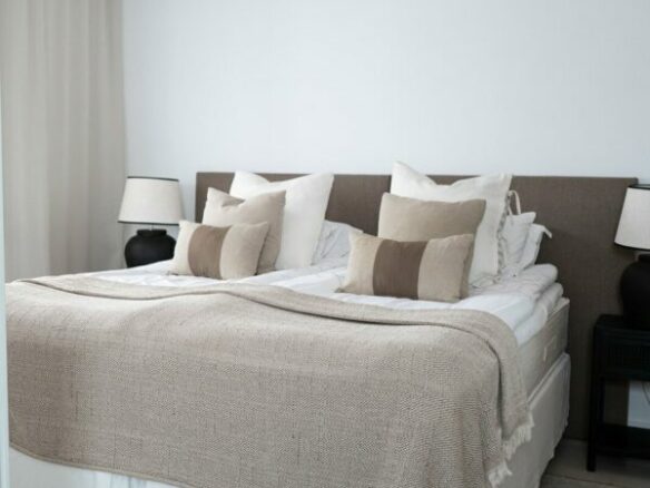 FOR SALE 🏡 Renovated Two-Bedroom Apartment with Tourist Licence – Nueva Andalucía, Marbella 🇪🇸