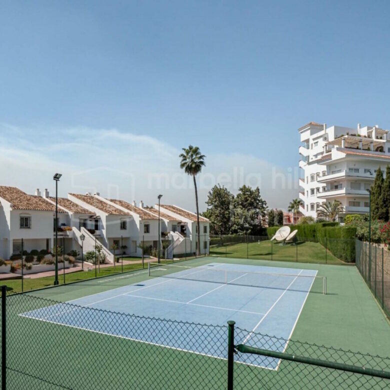 FOR SALE 🏡 Renovated Two-Bedroom Apartment with Tourist Licence – Nueva Andalucía, Marbella 🇪🇸