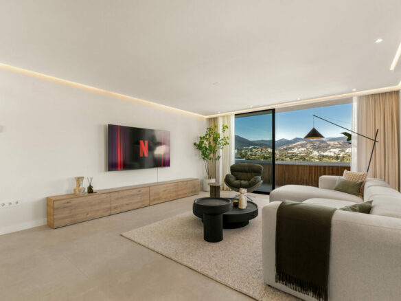 FOR SALE 🏡 Renovated Two-Bedroom Apartment with Sea and Mountain Views, Sold Furnished – Nueva Andalucía, Marbella 🇪🇸