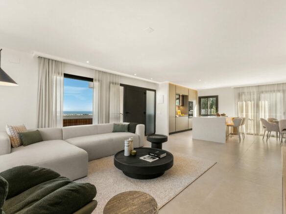FOR SALE 🏡 Renovated Two-Bedroom Apartment with Sea and Mountain Views, Sold Furnished – Nueva Andalucía, Marbella 🇪🇸