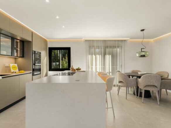 FOR SALE 🏡 Renovated Two-Bedroom Apartment with Sea and Mountain Views, Sold Furnished – Nueva Andalucía, Marbella 🇪🇸