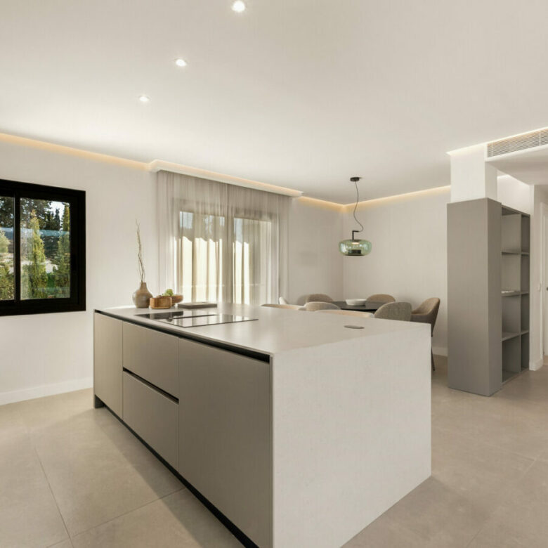 FOR SALE 🏡 Renovated Two-Bedroom Apartment with Sea and Mountain Views, Sold Furnished – Nueva Andalucía, Marbella 🇪🇸