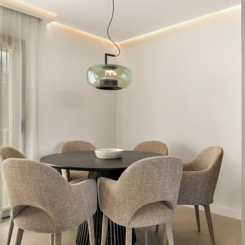 FOR SALE 🏡 Renovated Two-Bedroom Apartment with Sea and Mountain Views, Sold Furnished – Nueva Andalucía, Marbella 🇪🇸
