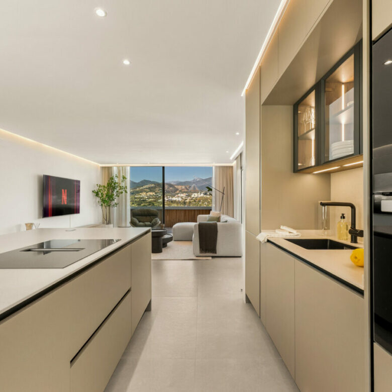 FOR SALE 🏡 Renovated Two-Bedroom Apartment with Sea and Mountain Views, Sold Furnished – Nueva Andalucía, Marbella 🇪🇸