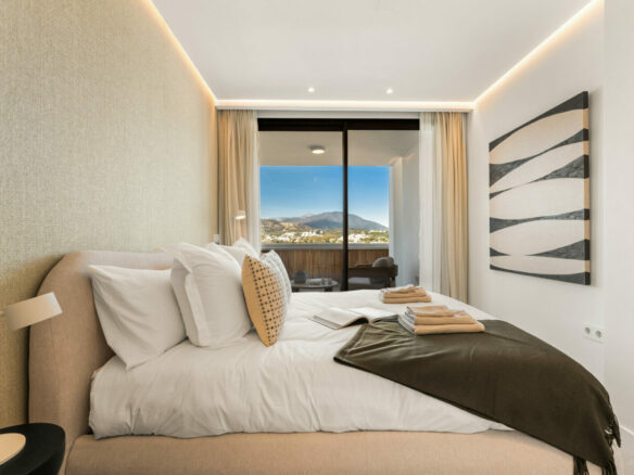 FOR SALE 🏡 Renovated Two-Bedroom Apartment with Sea and Mountain Views, Sold Furnished – Nueva Andalucía, Marbella 🇪🇸