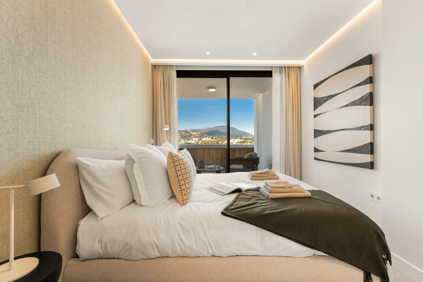 FOR SALE 🏡 Renovated Two-Bedroom Apartment with Sea and Mountain Views, Sold Furnished – Nueva Andalucía, Marbella 🇪🇸