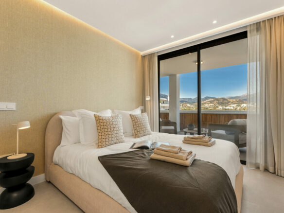 FOR SALE 🏡 Renovated Two-Bedroom Apartment with Sea and Mountain Views, Sold Furnished – Nueva Andalucía, Marbella 🇪🇸