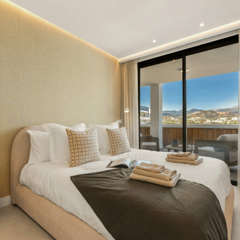 FOR SALE 🏡 Renovated Two-Bedroom Apartment with Sea and Mountain Views, Sold Furnished – Nueva Andalucía, Marbella 🇪🇸