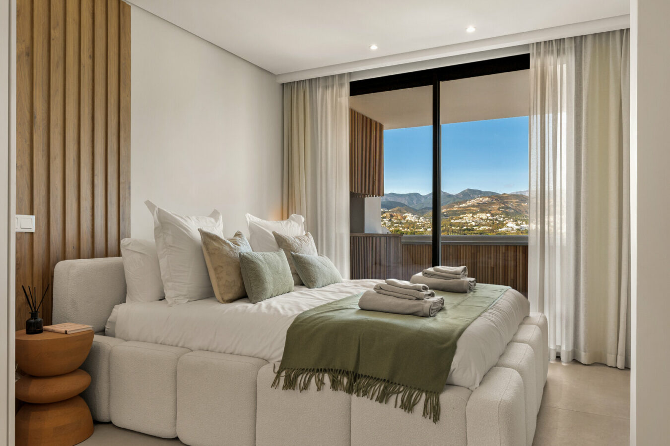 FOR SALE 🏡 Renovated Two-Bedroom Apartment with Sea and Mountain Views, Sold Furnished – Nueva Andalucía, Marbella 🇪🇸