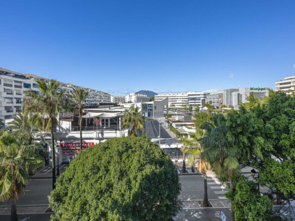 FOR SALE 🏡 Two-Bedroom Apartment with Tourist Licence in the Heart of Puerto Banús – Marbella 🇪🇸