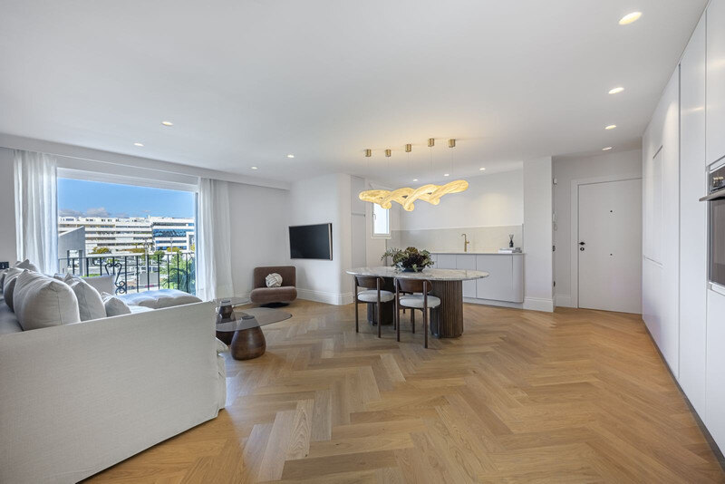 FOR SALE 🏡 Two-Bedroom Apartment with Tourist Licence in the Heart of Puerto Banús – Marbella 🇪🇸