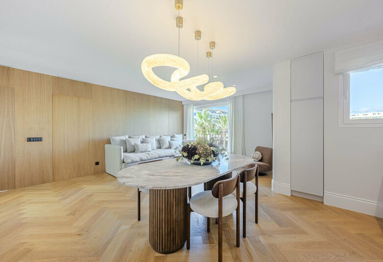 FOR SALE 🏡 Two-Bedroom Apartment with Tourist Licence in the Heart of Puerto Banús – Marbella 🇪🇸
