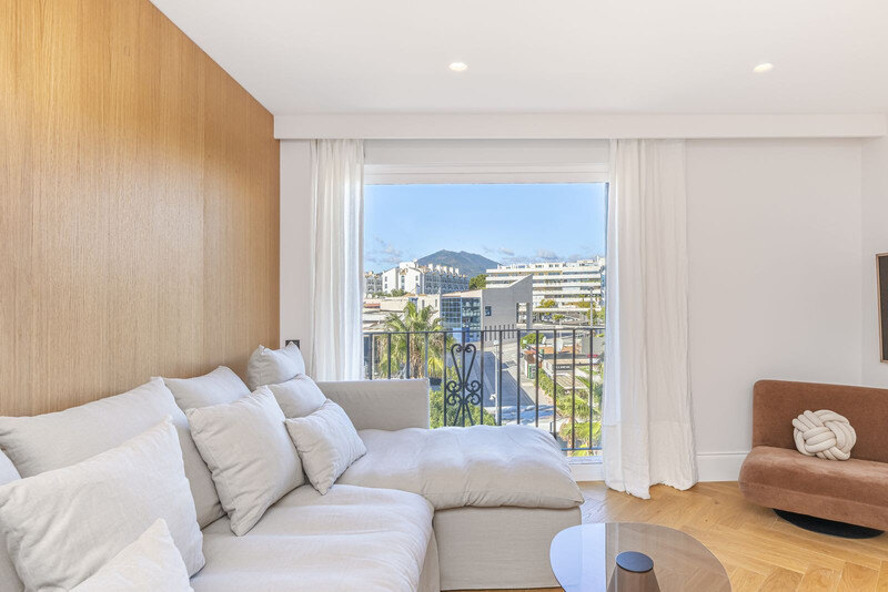 FOR SALE 🏡 Two-Bedroom Apartment with Tourist Licence in the Heart of Puerto Banús – Marbella 🇪🇸