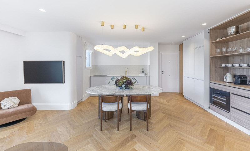 FOR SALE 🏡 Two-Bedroom Apartment with Tourist Licence in the Heart of Puerto Banús – Marbella 🇪🇸