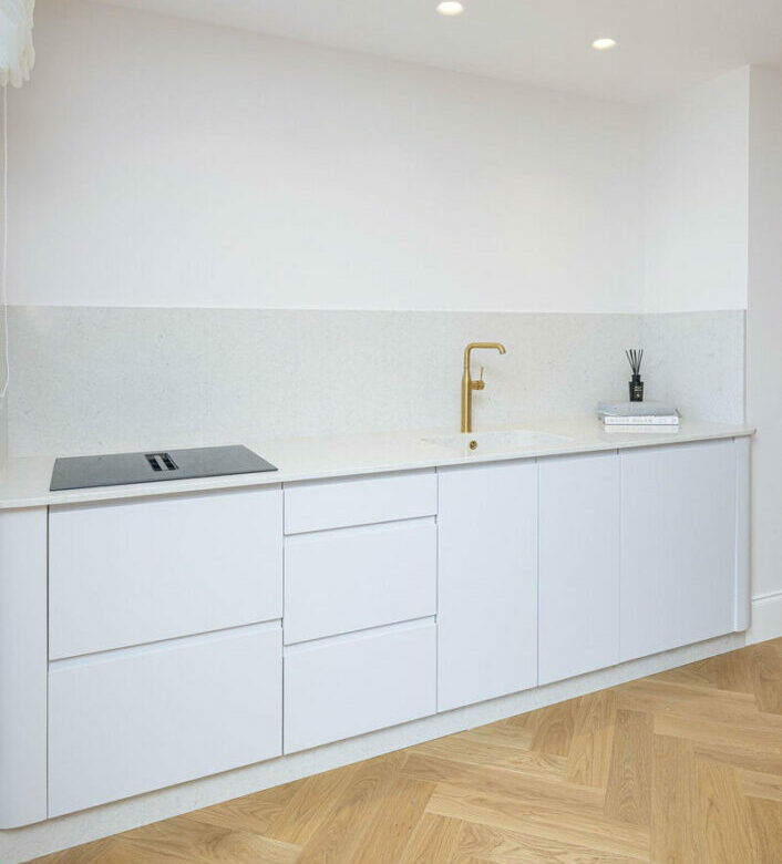 FOR SALE 🏡 Two-Bedroom Apartment with Tourist Licence in the Heart of Puerto Banús – Marbella 🇪🇸